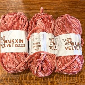 Waikxin 3 skeins Velvet Yarn in cameo brown
